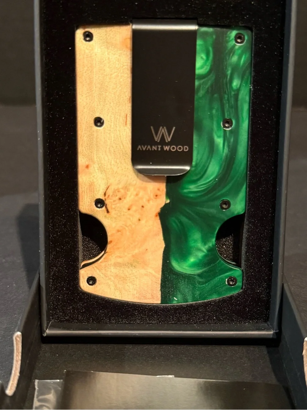 Limited edition Avant wood Green & Natural Wood resin Card Holder Wallet